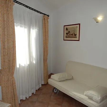 Iara Villa *